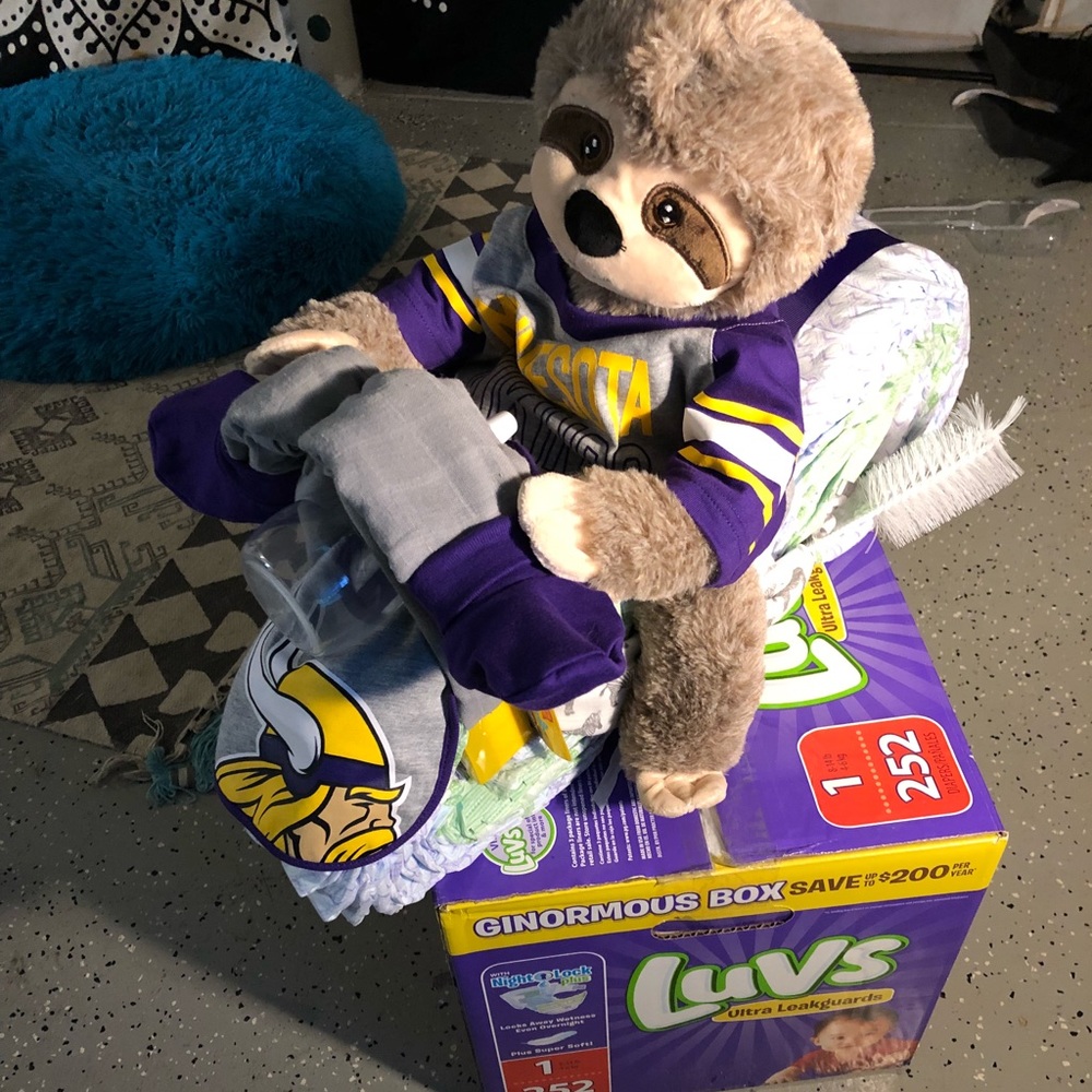 Baby diaper cakes,motorcycles,tricycles,cakes etc